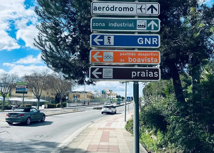 ,algarve Хостел *